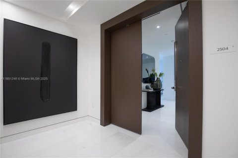 Condominio en alquiler en Miami, Florida, 4 dormitorios, 299.61 m2 № 1857528 - foto 7