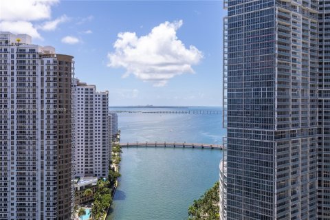Condominio en alquiler en Miami, Florida, 4 dormitorios, 299.61 m2 № 1857528 - foto 12