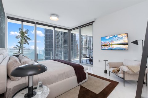 Condominio en alquiler en Miami, Florida, 4 dormitorios, 299.61 m2 № 1857528 - foto 21