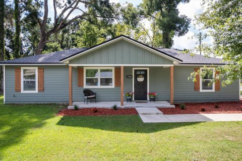 House in High Springs, Florida 3 bedrooms, 120.77 sq.m. № 1876137 - photo 1