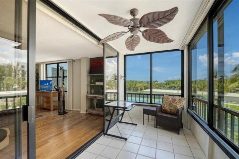 Condo in Sarasota, Florida, 2 bedrooms  № 2149224 - photo 12