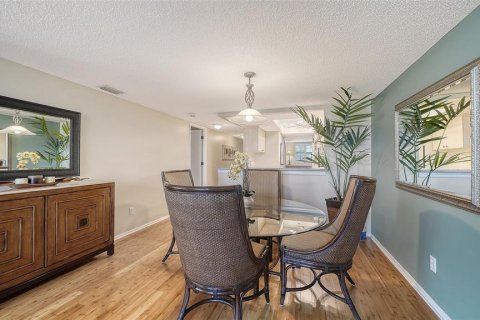 Condo in Sarasota, Florida, 2 bedrooms  № 2149224 - photo 16