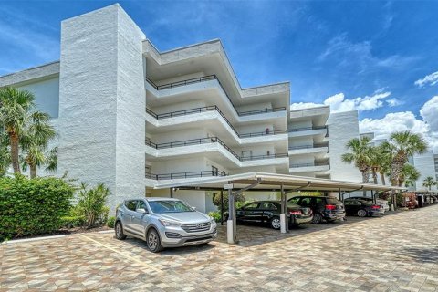 Condo in Sarasota, Florida, 2 bedrooms № 2149224