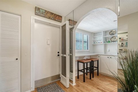 Condo in Sarasota, Florida, 2 bedrooms  № 2149224 - photo 2