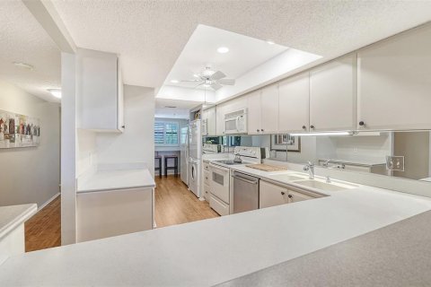 Condo in Sarasota, Florida, 2 bedrooms  № 2149224 - photo 17
