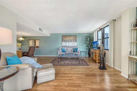 Condo in Sarasota, Florida, 2 bedrooms  № 2149224 - photo 13