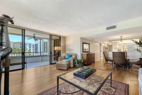 Condo in Sarasota, Florida, 2 bedrooms  № 2149224 - photo 8