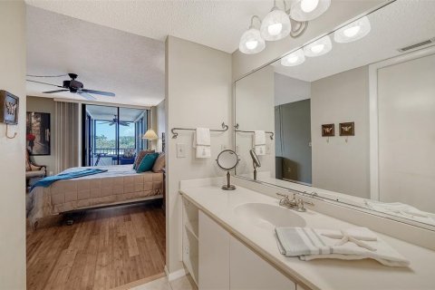 Condo in Sarasota, Florida, 2 bedrooms  № 2149224 - photo 27