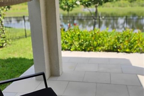 House in Bradenton, Florida 5 bedrooms, 226.59 sq.m. № 1785227 - photo 25