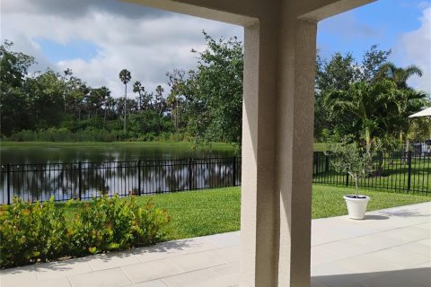 House in Bradenton, Florida 5 bedrooms, 226.59 sq.m. № 1785227 - photo 22