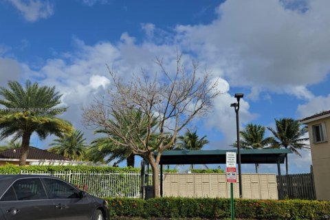 Adosado en venta en Miami, Florida, 3 dormitorios, 117.99 m2 № 2047383 - foto 27