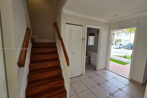 Adosado en venta en Miami, Florida, 3 dormitorios, 117.99 m2 № 2047383 - foto 11