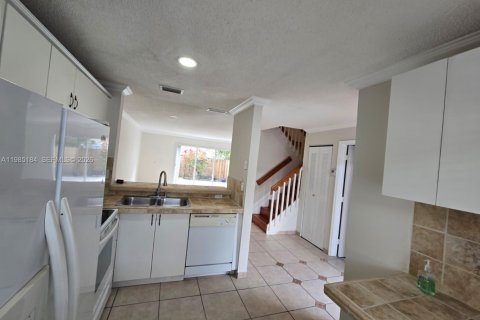 Adosado en venta en Miami, Florida, 3 dormitorios, 117.99 m2 № 2047383 - foto 24