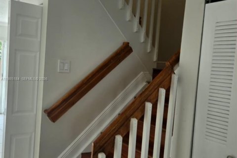 Adosado en venta en Miami, Florida, 3 dormitorios, 117.99 m2 № 2047383 - foto 7