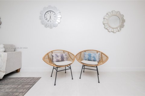 Copropriété à louer à Hollywood, Floride: 2 chambres, 108.97 m2 № 2037758 - photo 14