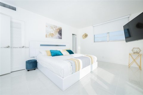 Copropriété à louer à Hollywood, Floride: 2 chambres, 108.97 m2 № 2037758 - photo 25