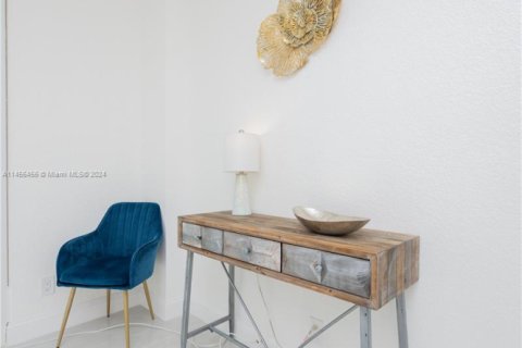 Copropriété à louer à Hollywood, Floride: 2 chambres, 108.97 m2 № 2037758 - photo 24