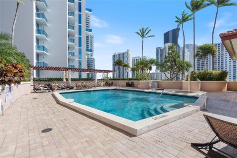 Copropriété à vendre à Sunny Isles Beach, Floride: 3 chambres, 134.62 m2 № 1962601 - photo 29