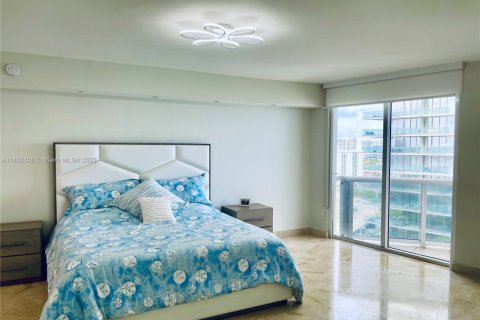 Condominio en venta en Sunny Isles Beach, Florida, 2 dormitorios, 147.81 m2 № 1809428 - foto 12