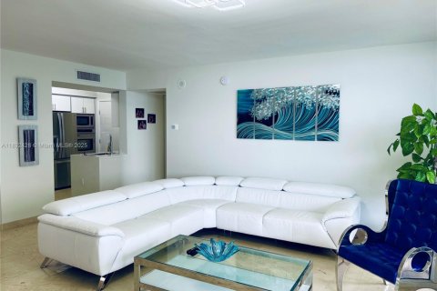 Condominio en venta en Sunny Isles Beach, Florida, 2 dormitorios, 147.81 m2 № 1809428 - foto 3