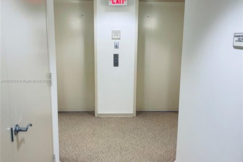 Condominio en venta en Sunny Isles Beach, Florida, 2 dormitorios, 147.81 m2 № 1809428 - foto 22