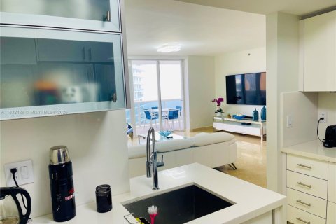 Condominio en venta en Sunny Isles Beach, Florida, 2 dormitorios, 147.81 m2 № 1809428 - foto 6