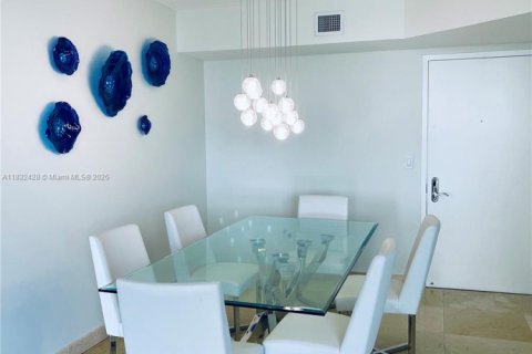 Condominio en venta en Sunny Isles Beach, Florida, 2 dormitorios, 147.81 m2 № 1809428 - foto 5