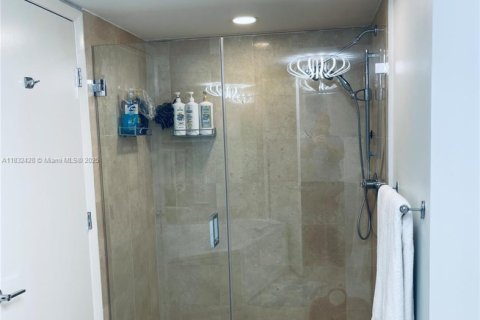 Condominio en venta en Sunny Isles Beach, Florida, 2 dormitorios, 147.81 m2 № 1809428 - foto 14
