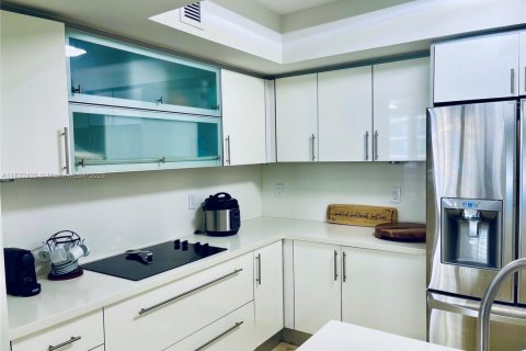 Condominio en venta en Sunny Isles Beach, Florida, 2 dormitorios, 147.81 m2 № 1809428 - foto 8