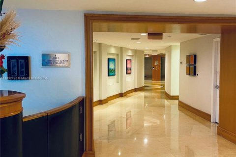 Condominio en venta en Sunny Isles Beach, Florida, 2 dormitorios, 147.81 m2 № 1809428 - foto 24