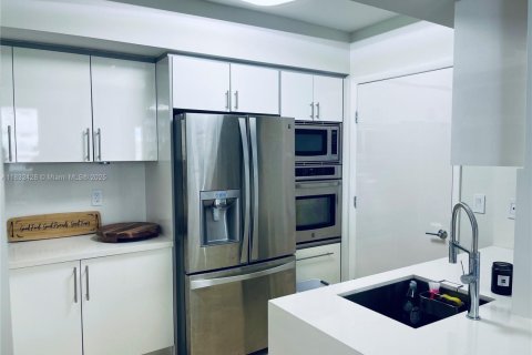 Condominio en venta en Sunny Isles Beach, Florida, 2 dormitorios, 147.81 m2 № 1809428 - foto 7