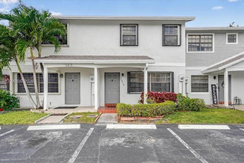 Touwnhouse à vendre à Pembroke Pines, Floride: 2 chambres, 113.71 m2 № 2244105 - photo 3