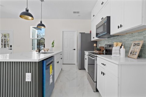 Villa ou maison à vendre à Casselberry, Floride: 4 chambres, 148.46 m2 № 2150756 - photo 11