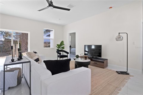 Villa ou maison à vendre à Casselberry, Floride: 4 chambres, 148.46 m2 № 2150756 - photo 5