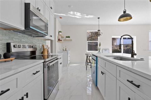 Villa ou maison à vendre à Casselberry, Floride: 4 chambres, 148.46 m2 № 2150756 - photo 10