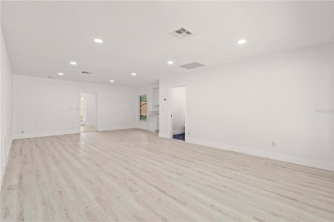 Casa en alquiler en Clearwater, Florida, 4 dormitorios, 157.1 m2 № 1910198 - foto 6