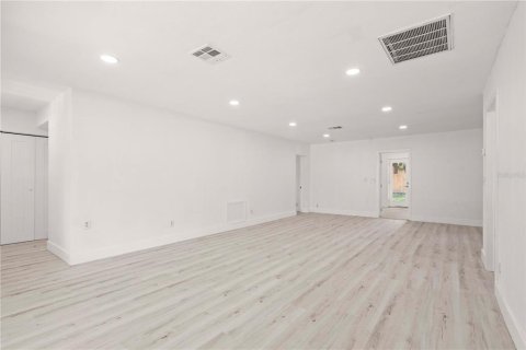 Casa en alquiler en Clearwater, Florida, 4 dormitorios, 157.1 m2 № 1910198 - foto 7