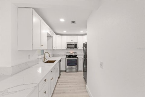 Casa en alquiler en Clearwater, Florida, 4 dormitorios, 157.1 m2 № 1910198 - foto 10
