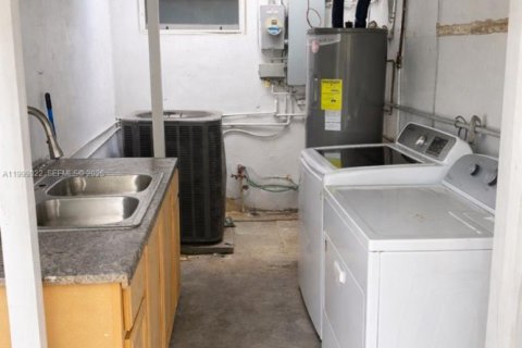 Снять в аренду виллу или дом в Мирамар, Флорида 3 спальни, 122.63м2, № 2060995 - фото 12