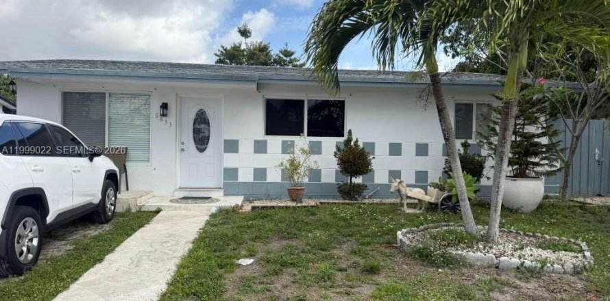 Дом в Мирамар, Флорида 3 спальни, 122.63м2 № 2060995