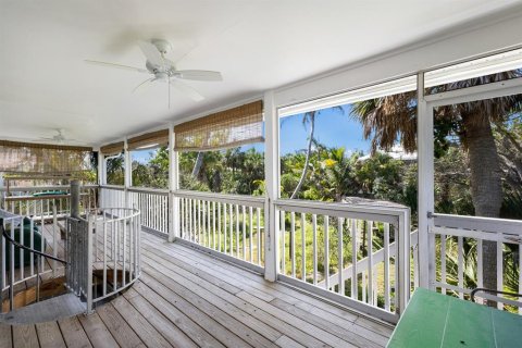 House in Boca Grande, Florida 3 bedrooms, 126.44 sq.m. № 2103498 - photo 8