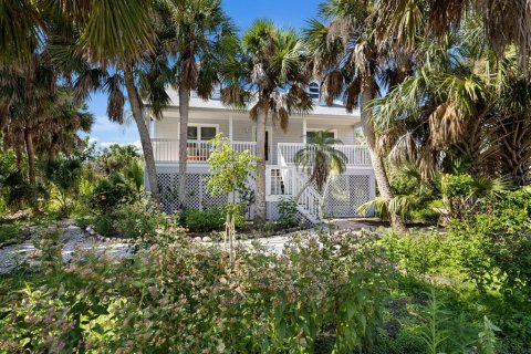 House in Boca Grande, Florida 3 bedrooms, 126.44 sq.m. № 2103498 - photo 11