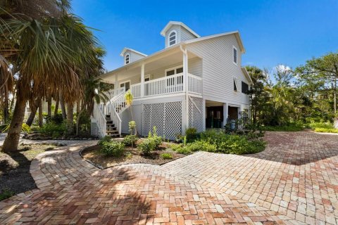 House in Boca Grande, Florida 3 bedrooms, 126.44 sq.m. № 2103498 - photo 18