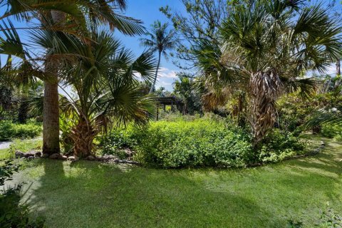 House in Boca Grande, Florida 3 bedrooms, 126.44 sq.m. № 2103498 - photo 10