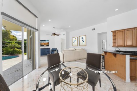 Casa en venta en Weston, Florida, 4 dormitorios, 259.57 m2 № 1992357 - foto 10