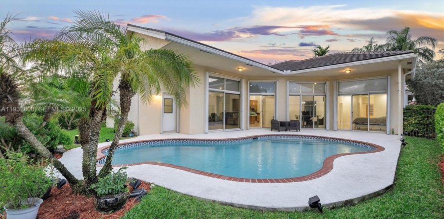 Casa en Weston, Florida 4 dormitorios, 259.57 m2 № 1992357