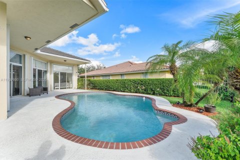 Casa en venta en Weston, Florida, 4 dormitorios, 259.57 m2 № 1992357 - foto 25