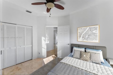 Casa en venta en Weston, Florida, 4 dormitorios, 259.57 m2 № 1992357 - foto 21