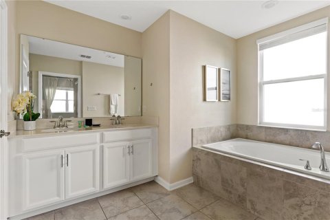 Condo in Davenport, Florida, 2 bedrooms  № 1554936 - photo 12