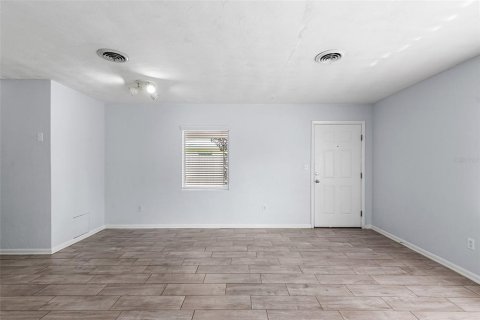 House in Lakeland, Florida 2 bedrooms, 115.01 sq.m. № 1883325 - photo 11
